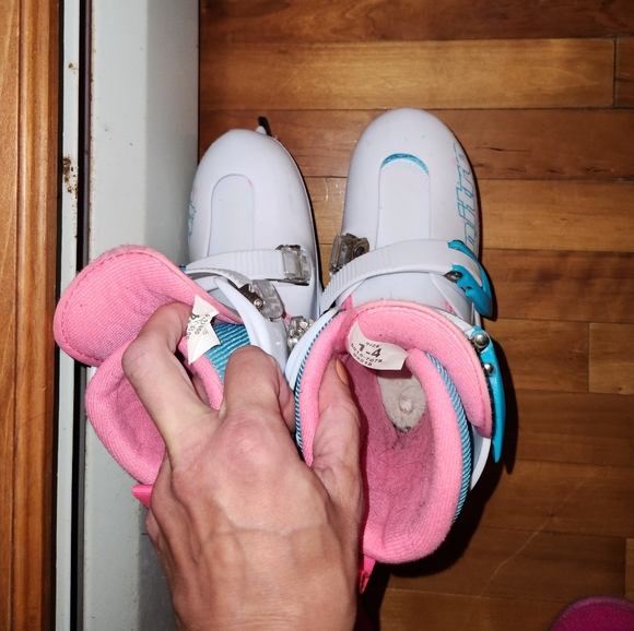 Girls Adjustable Lake Placid, nitro Ice skates, big girls size (1-4) EUC. - Picture 4 of 5